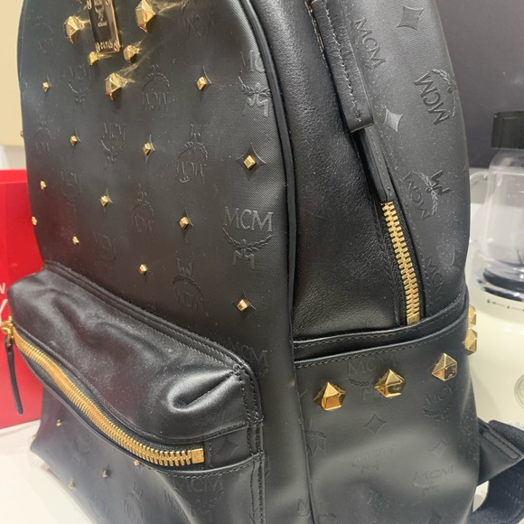 MCM medium backpack - Picture 3 of 4